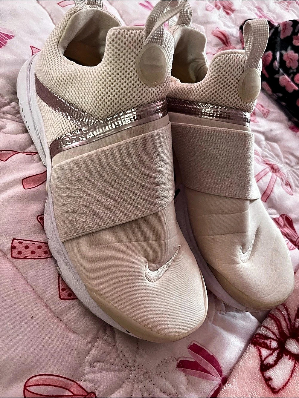 Nike Kids Pink & White Sneakers Size 5Y